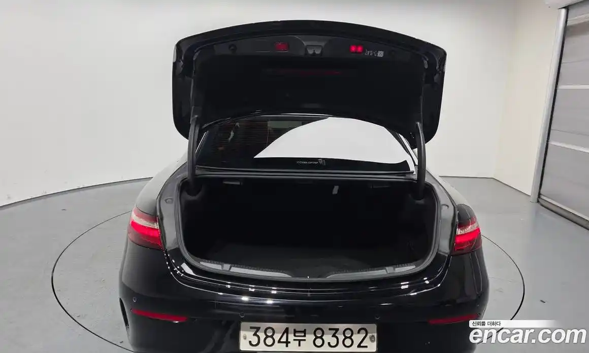 Mercedes-Benz E-Class 2023 3.0 Автомат в Москве № 541489, фото 20