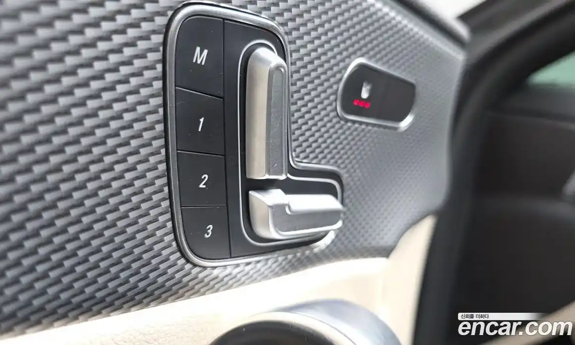 Mercedes-Benz A-Class 2021 2.0 Автомат в Москве № 542552, фото 15