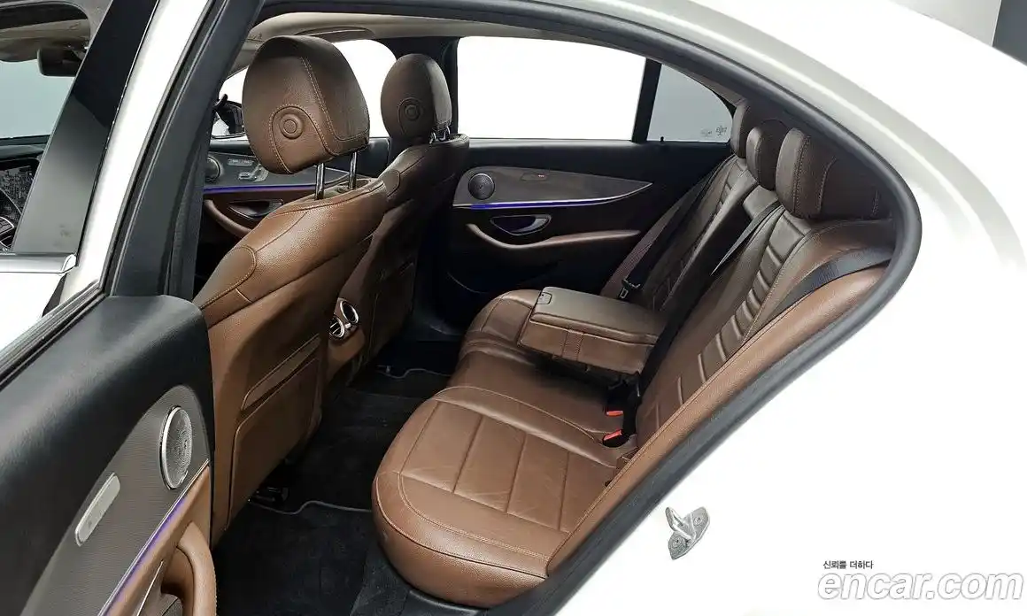 Mercedes-Benz E-Class 2017 2.0 Автомат в Москве № 543035, фото 11