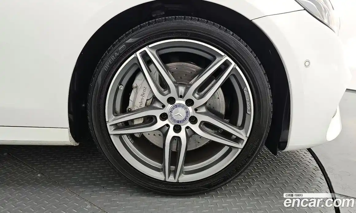 Mercedes-Benz E-Class 2017 2.0 Автомат в Москве № 543035, фото 4