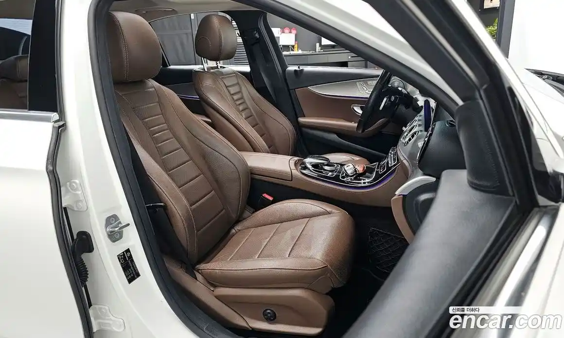 Mercedes-Benz E-Class 2017 2.0 Автомат в Москве № 543035, фото 9