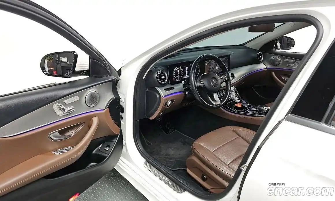 Mercedes-Benz E-Class 2017 2.0 Автомат в Москве № 543035, фото 10