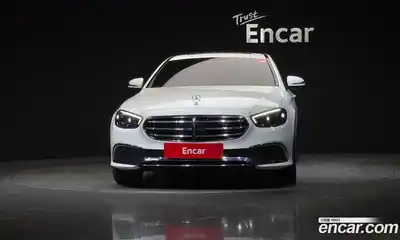 Mercedes-Benz E-Class 2021 2.0 Автомат в Москве № 543474, миниатюра 3