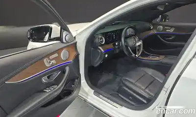 Mercedes-Benz E-Class 2021 2.0 Автомат в Москве № 543474, миниатюра 10