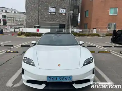 Porsche Taycan, 2025