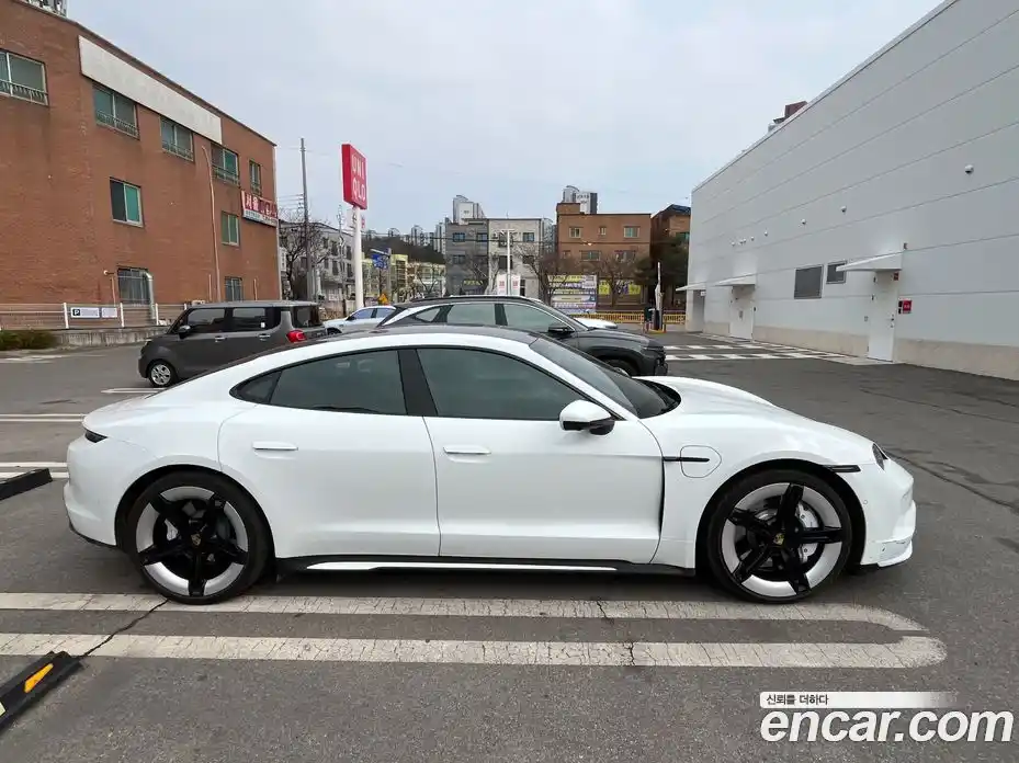 Porsche Taycan 2025 0.1 Автомат в Москве № 545888, фото 4