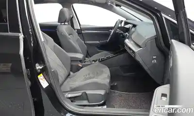 Volkswagen Golf 2024 2.0 Автомат в Москве № 547256, миниатюра 11