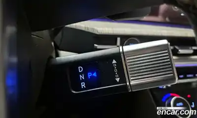 Hyundai Santa Fe 2024 1.6 Автомат в Москве № 108045, миниатюра 9