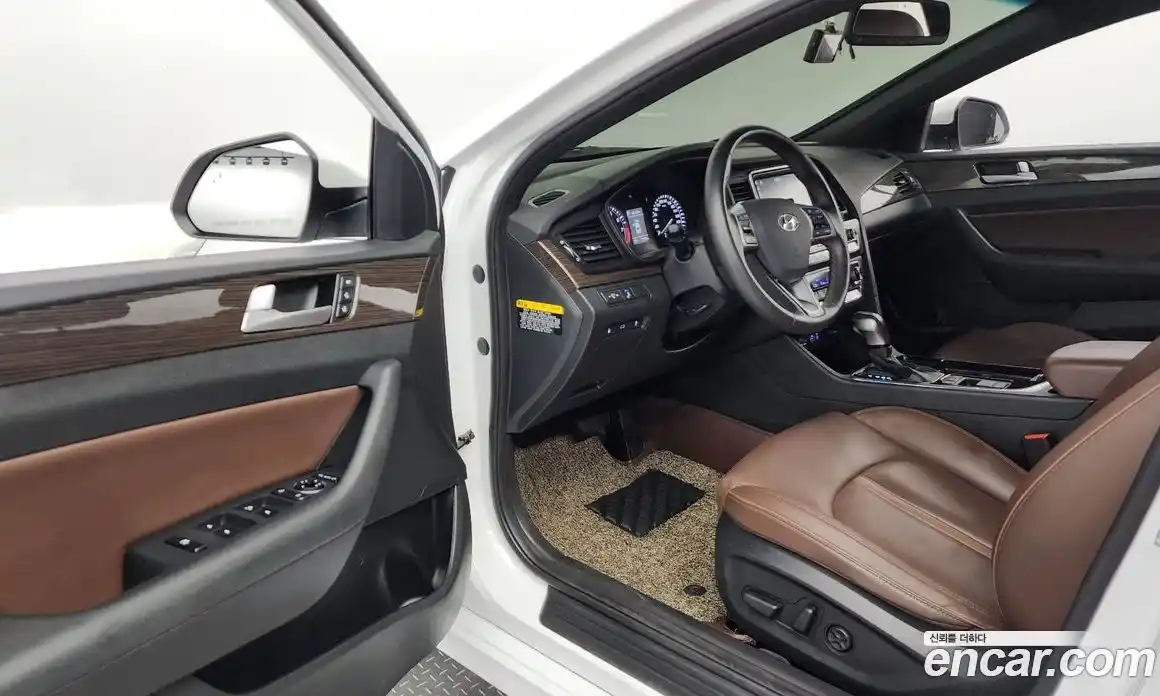 Hyundai Sonata 2019 2.0 Автомат в Москве № 108375, фото 19