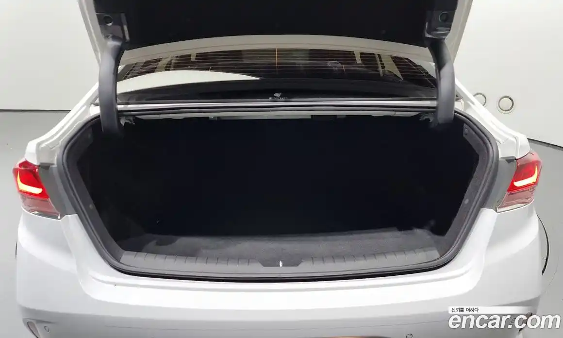 Hyundai Sonata 2019 2.0 Автомат в Москве № 108375, фото 20