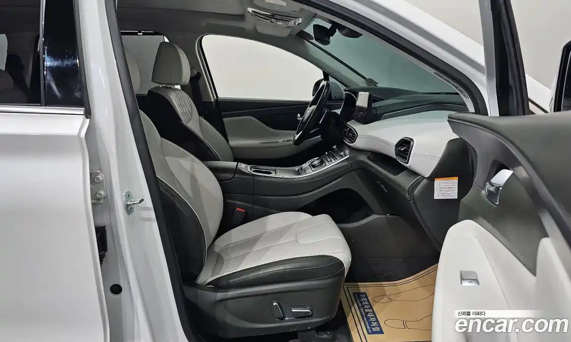 Hyundai Santa Fe 2022 1.6 Автомат в Москве № 112990, фото 20