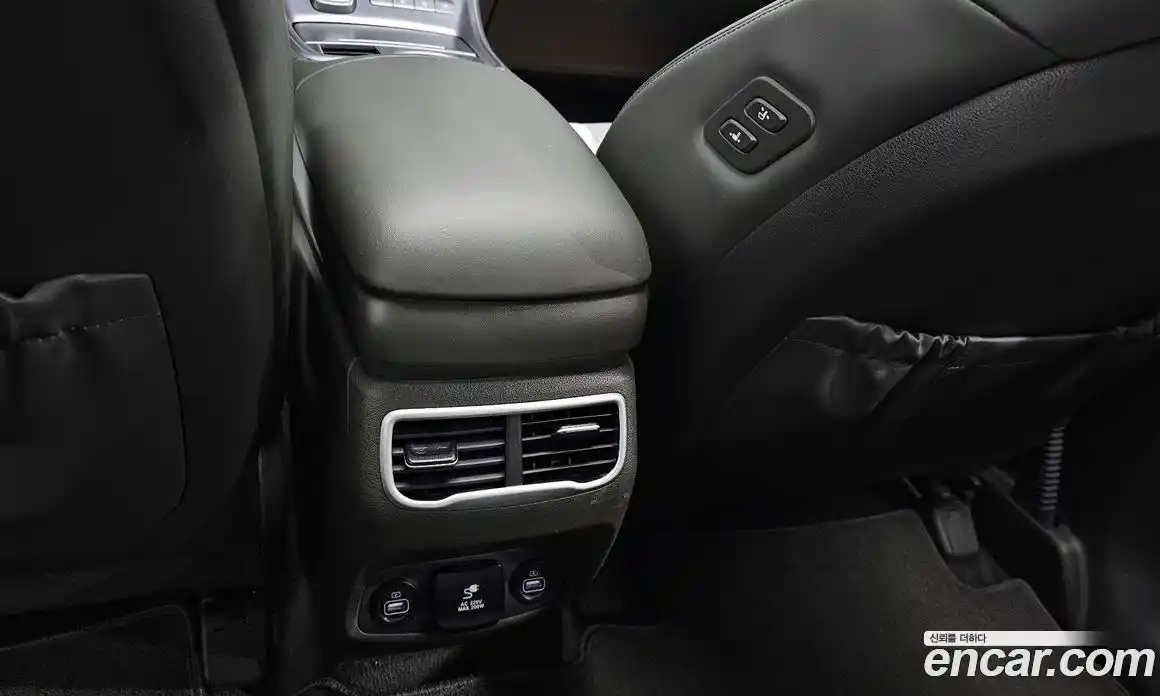 Hyundai Santa Fe 2022 1.6 Автомат в Москве № 112990, фото 10