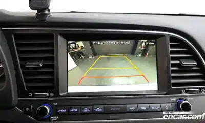 Hyundai Avante 2018 1.6 Автомат в Москве № 117204, миниатюра 4