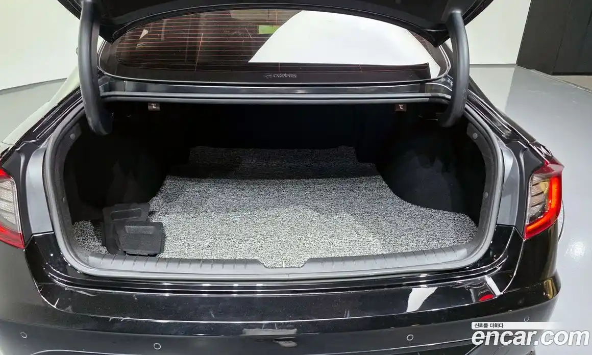 Hyundai Sonata 2022 1.6 Автомат в Москве № 123301, фото 20