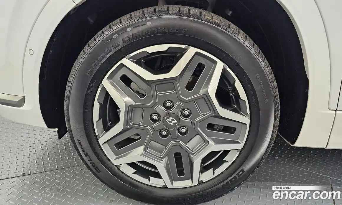 Hyundai Santa Fe 2023 1.6 Автомат в Москве № 124555, фото 17