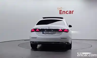 Mercedes-Benz E-Class 2024 2.0 Автомат в Москве № 135006, миниатюра 3