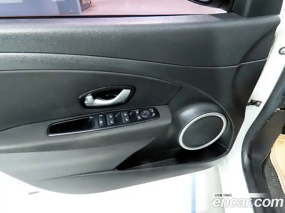 Renault SM3 2016 1.6 Автомат в Москве № 148017, фото 13