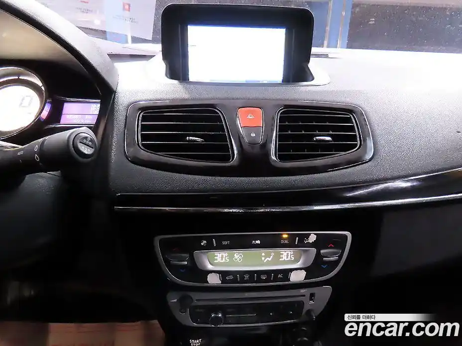 Renault SM3 2016 1.6 Автомат в Москве № 148017, фото 18