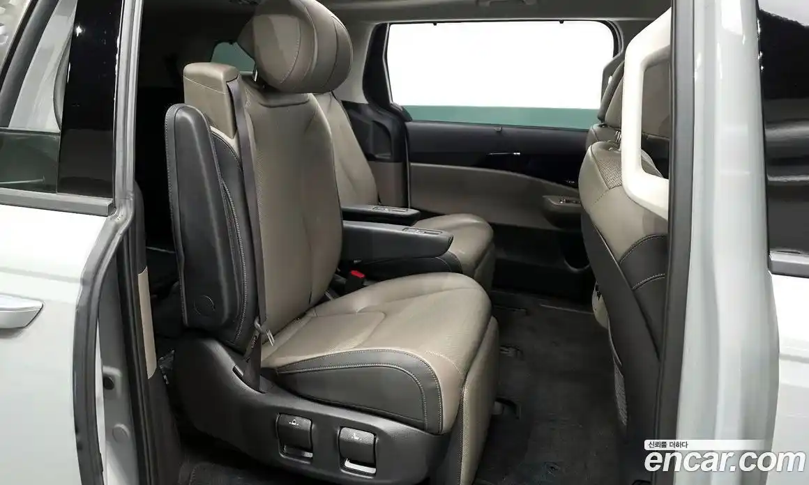 Kia Canival 2025 3.5 Автомат в Москве № 15420, фото 12