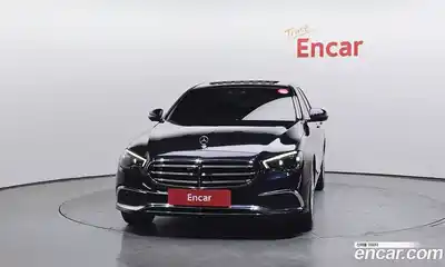 Mercedes-Benz E-Class 2022 2.0 Автомат в Москве № 161601, миниатюра 3