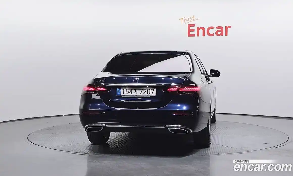 Mercedes-Benz E-Class 2022 2.0 Автомат в Москве № 161601, фото 4