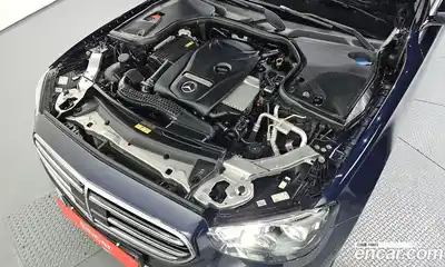 Mercedes-Benz E-Class 2022 2.0 Автомат в Москве № 161601, миниатюра 6