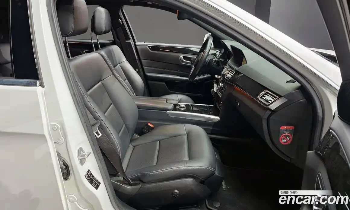 Mercedes-Benz E-Class 2015 2.0 Автомат в Москве № 161781, фото 12