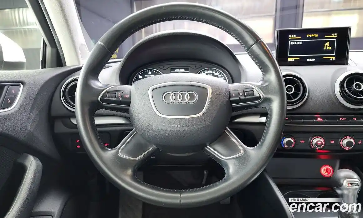 Audi A3 2015 1.6 Автомат в Москве № 163775, фото 13