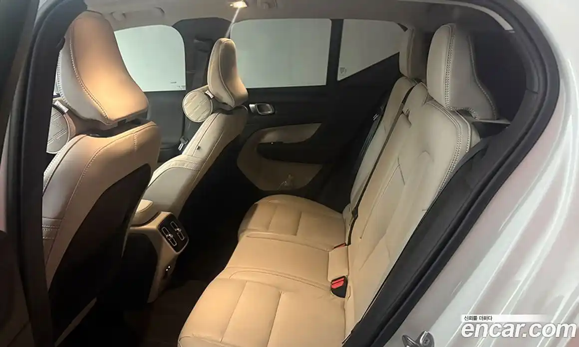 Volvo XC40 2023 2.0 Автомат в Москве № 164750, фото 16