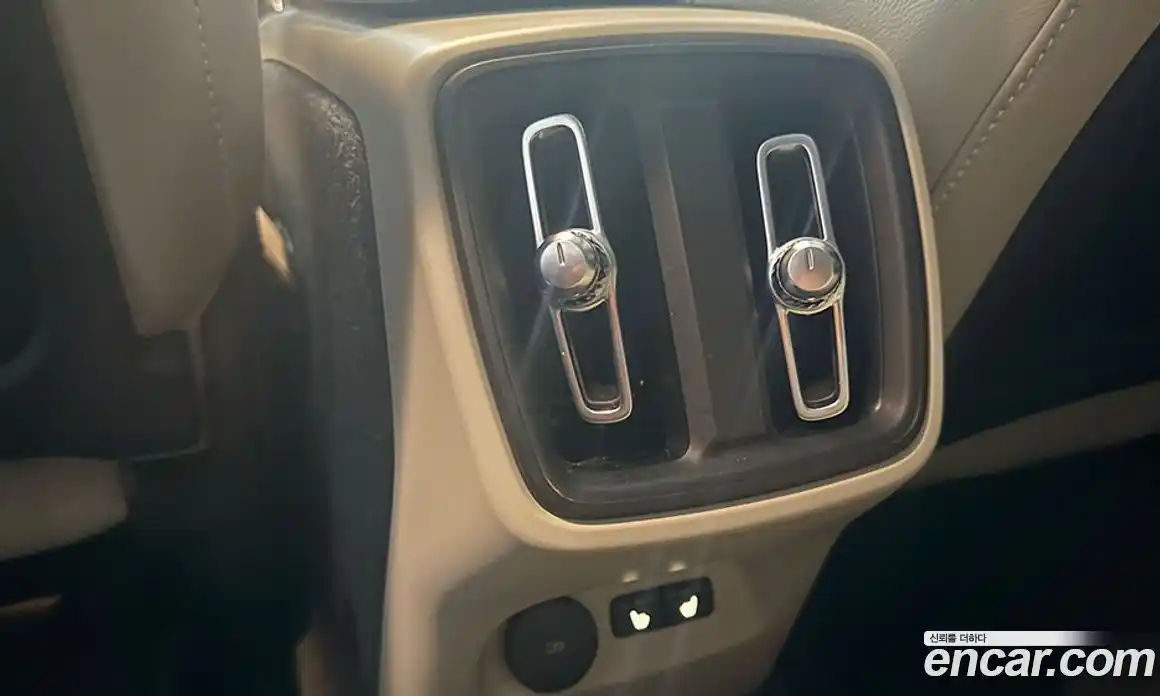 Volvo XC40 2023 2.0 Автомат в Москве № 164750, фото 17