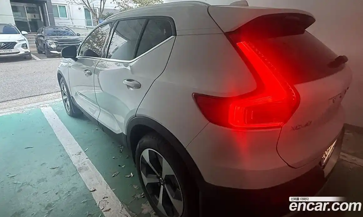 Volvo XC40 2023 2.0 Автомат в Москве № 164750, фото 3