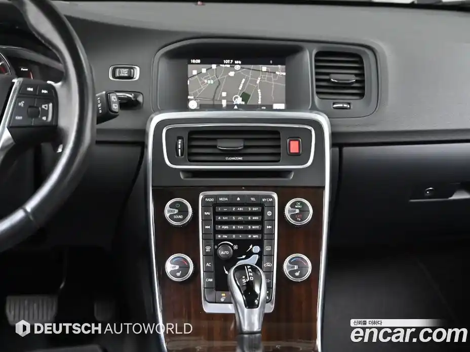 Volvo V60 2018 2.0 Автомат в Москве № 164880, фото 14