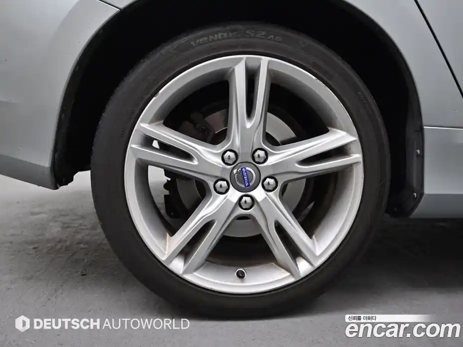 Volvo V60 2018 2.0 Автомат в Москве № 164880, фото 5