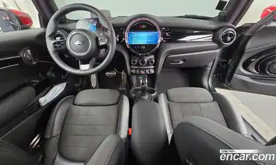 Mini Cooper 2023 2.0 Автомат в Москве № 167035, миниатюра 7