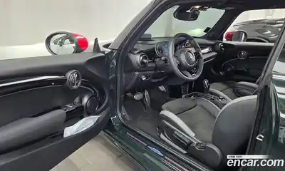 Mini Cooper 2023 2.0 Автомат в Москве № 167035, миниатюра 10