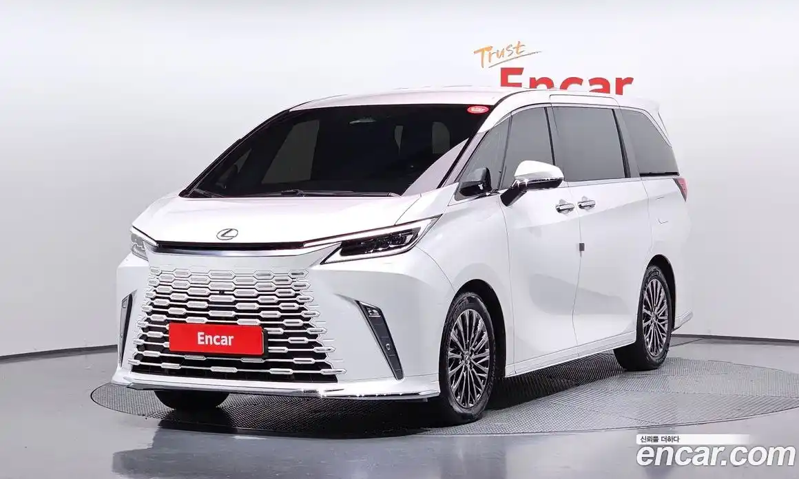 Lexus LM 2025 2.5 Автомат в Москве № 167980, фото 13