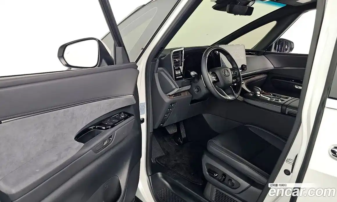 Lexus LM 2025 2.5 Автомат в Москве № 167980, фото 14