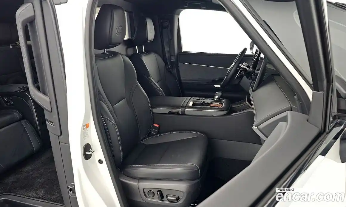 Lexus LM 2025 2.5 Автомат в Москве № 167980, фото 19