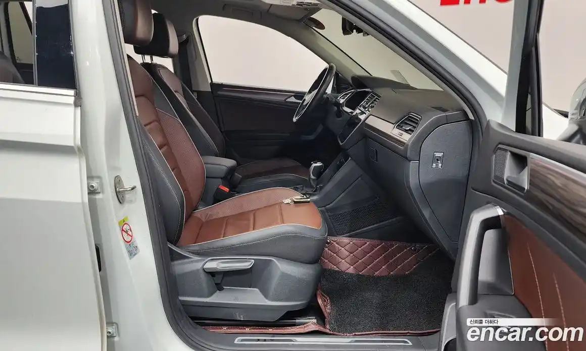 Volkswagen Tiguan 2023 2.0 Автомат в Москве № 168522, фото 11