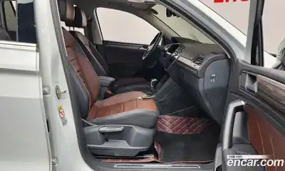 Volkswagen Tiguan 2023 2.0 Автомат в Москве № 168522, миниатюра 11