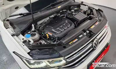 Volkswagen Tiguan 2023 2.0 Автомат в Москве № 168522, миниатюра 6