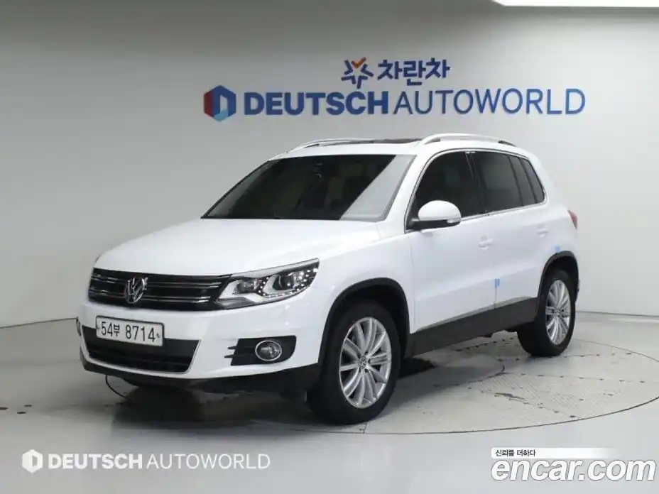 Volkswagen Tiguan 2015 2.0 Автомат в Москве № 169214, фото 1