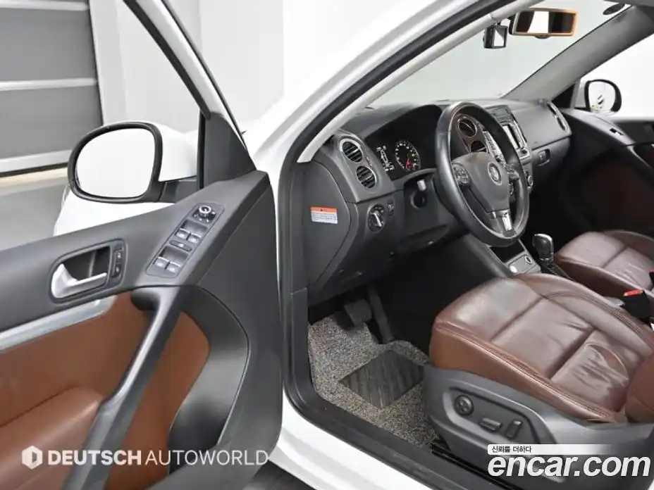 Volkswagen Tiguan 2015 2.0 Автомат в Москве № 169214, фото 11