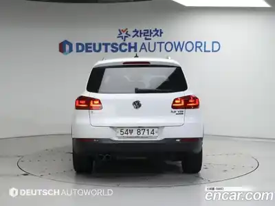 Volkswagen Tiguan 2015 2.0 Автомат в Москве № 169214, миниатюра 4
