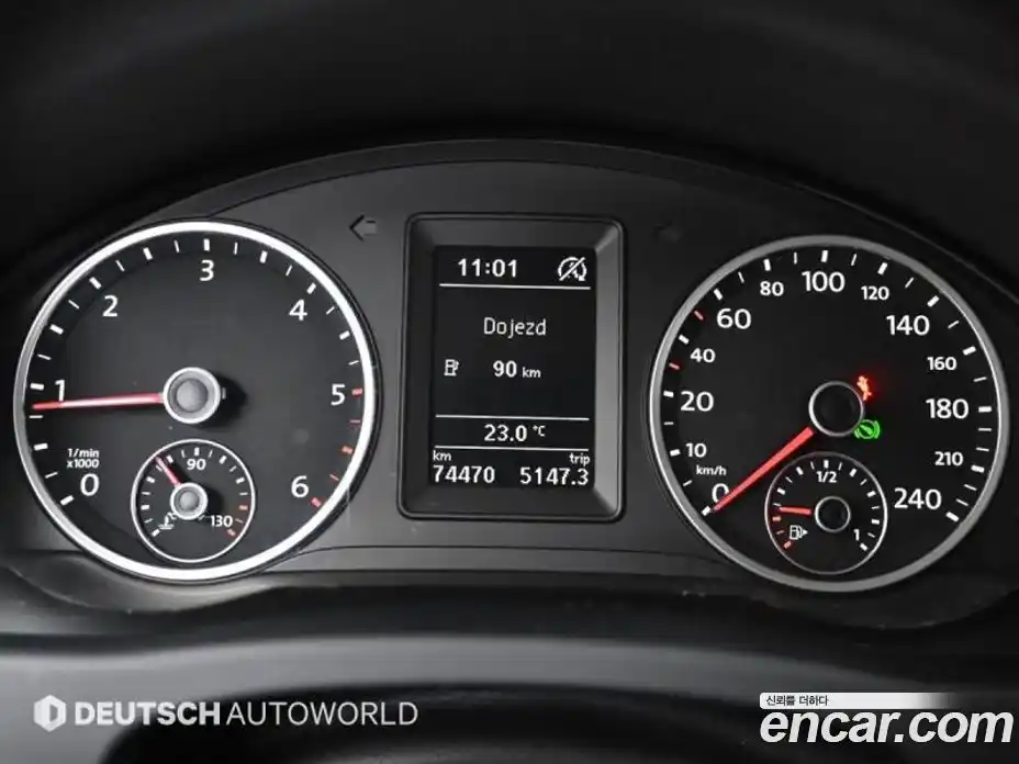 Volkswagen Tiguan 2015 2.0 Автомат в Москве № 169214, фото 8