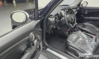 Mini Cooper 2016 1.5 Автомат в Москве № 178654, миниатюра 11