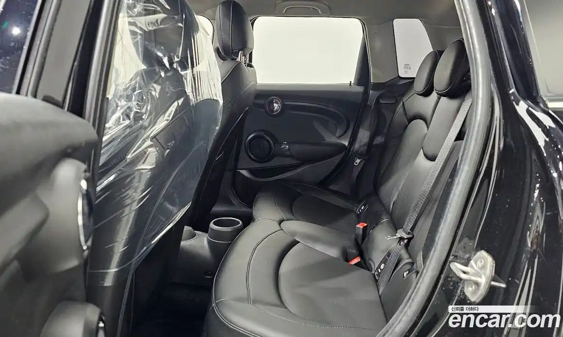 Mini Cooper 2016 1.5 Автомат в Москве № 178654, фото 12