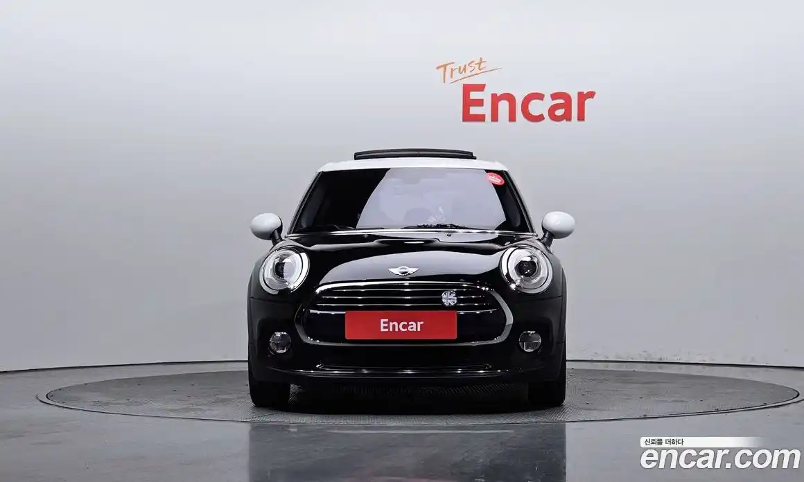 Mini Cooper 2016 1.5 Автомат в Москве № 178654, фото 3