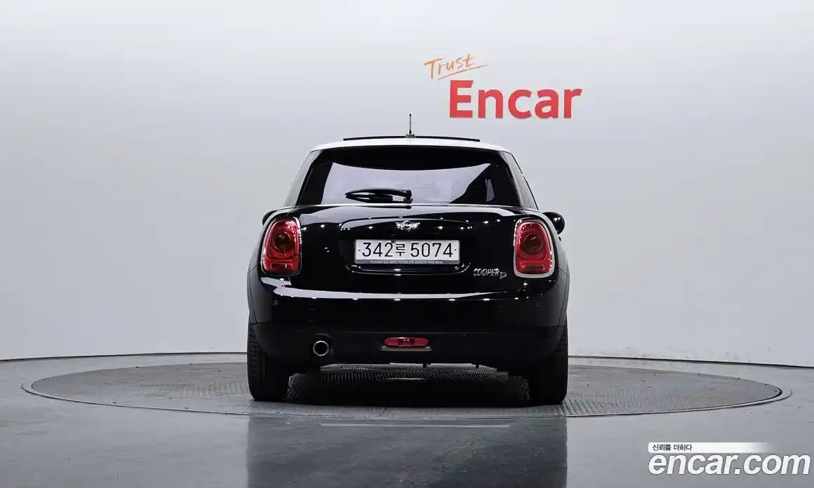 Mini Cooper 2016 1.5 Автомат в Москве № 178654, фото 4