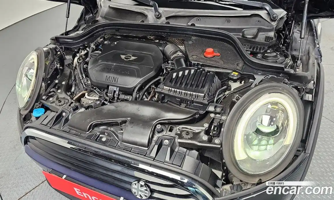 Mini Cooper 2016 1.5 Автомат в Москве № 178654, фото 6